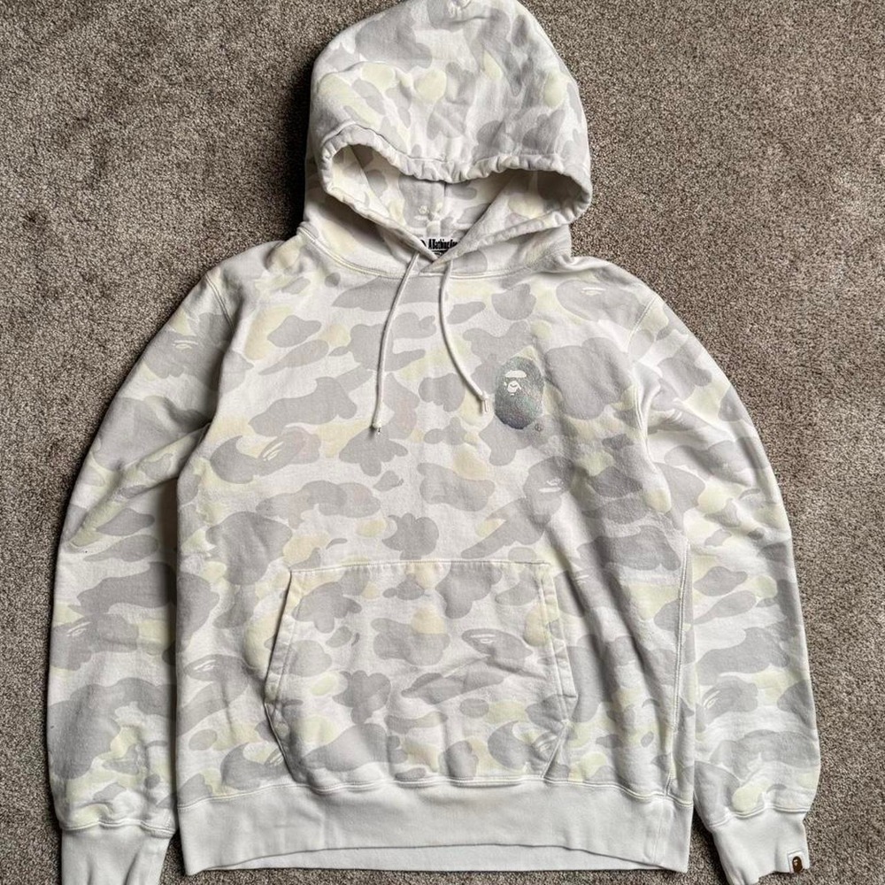 A BATHING APE WHITE & GREY CITY CAMO PULLOVER HOODIE
